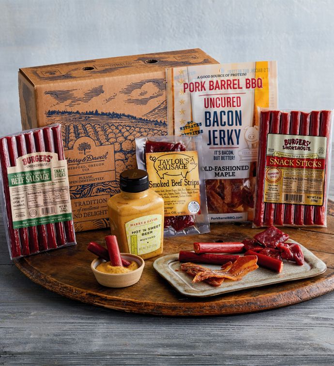 a jerky gift box with plenty of delicious for your dad to eat when he drinks with his friend or when he watches a football match is the best gift
