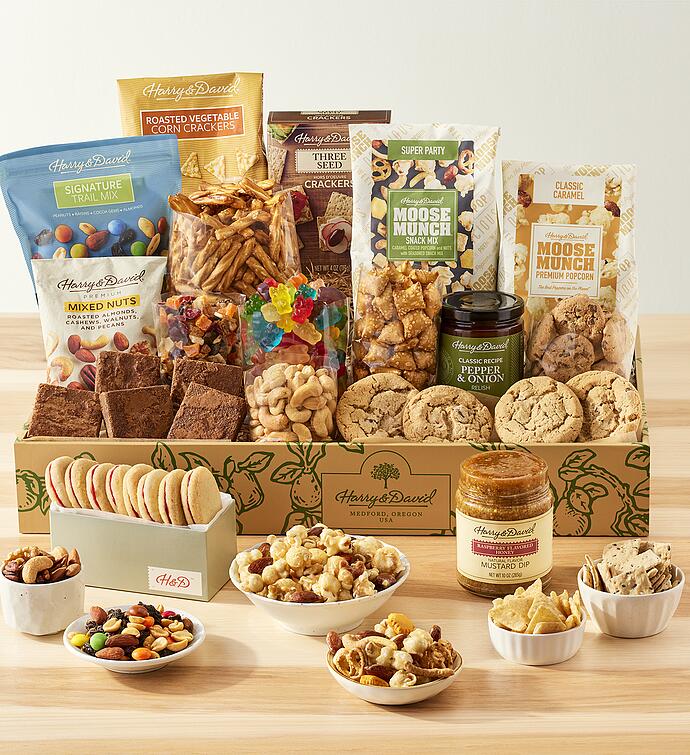 Harry & David® Supreme Gift Box with Sweet and Salty Treats